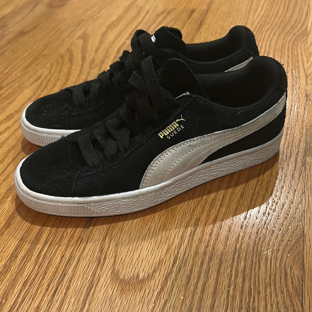 Light used suede black and white classic PUMA sneakers